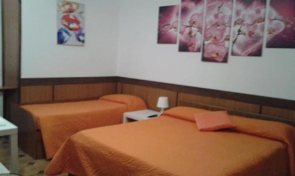 צ'יוויטווקיה Albergo Ollolai מראה חיצוני תמונה