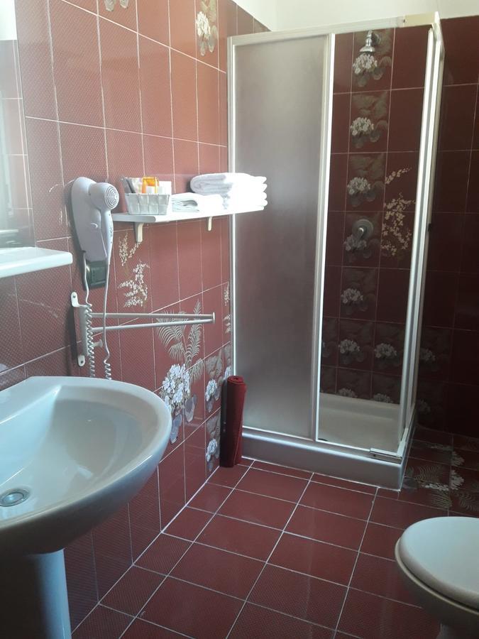 צ'יוויטווקיה Albergo Ollolai מראה חיצוני תמונה