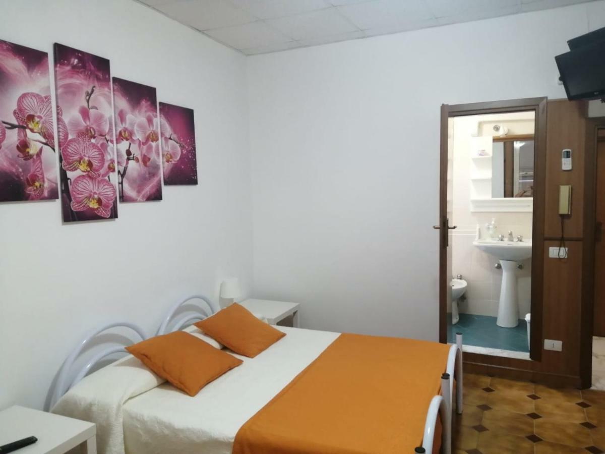 צ'יוויטווקיה Albergo Ollolai מראה חיצוני תמונה