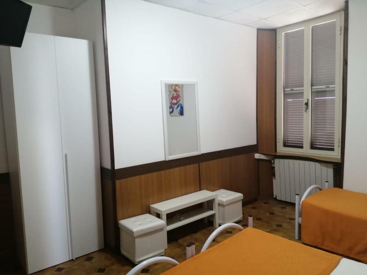 צ'יוויטווקיה Albergo Ollolai מראה חיצוני תמונה
