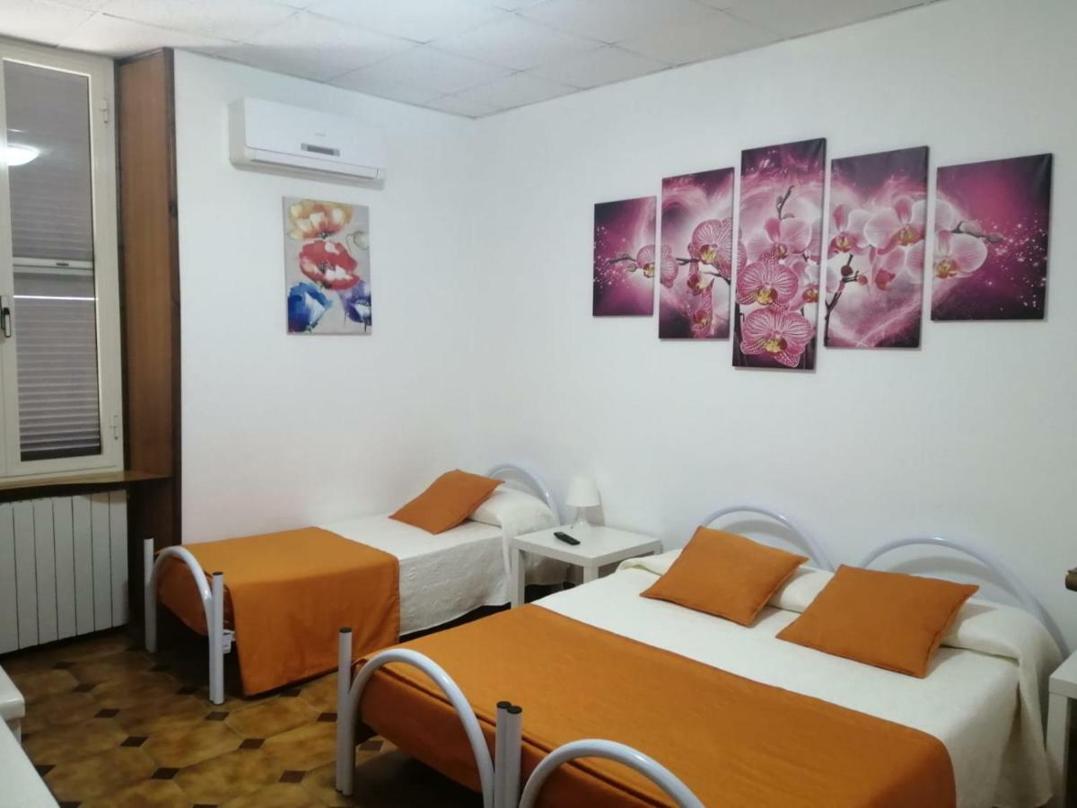 צ'יוויטווקיה Albergo Ollolai מראה חיצוני תמונה